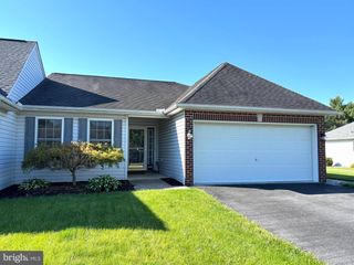 42 RIDGEWAY DR, Mechanicsburg, PA 17050