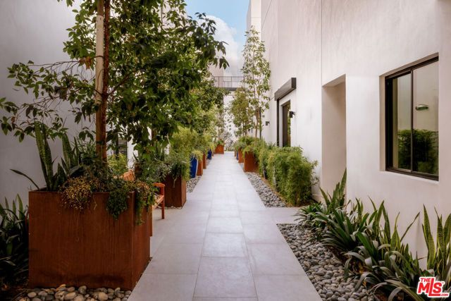 2919 Waverly 101, Los Angeles, CA 90039