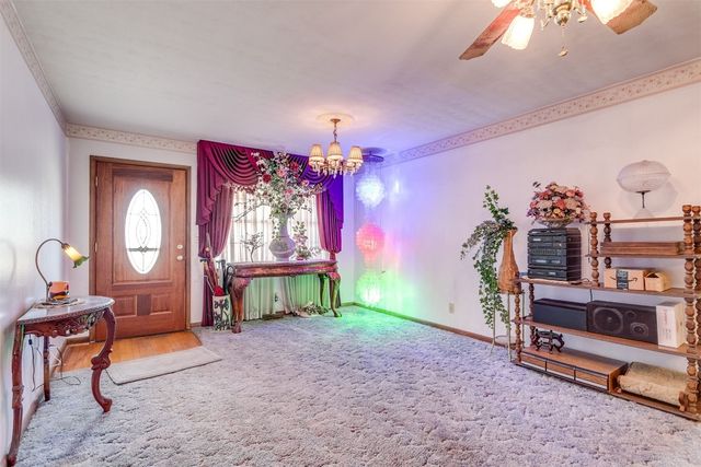 616 Kingston Drive, Yukon, OK 73099