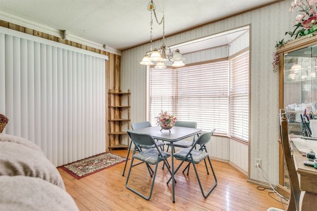 616 Kingston Drive, Yukon, OK 73099