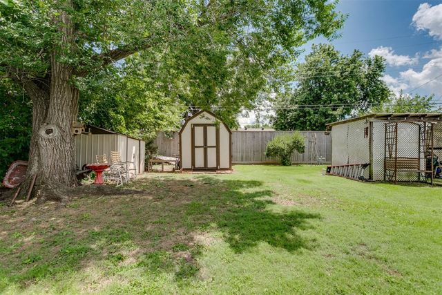 616 Kingston Drive, Yukon, OK 73099