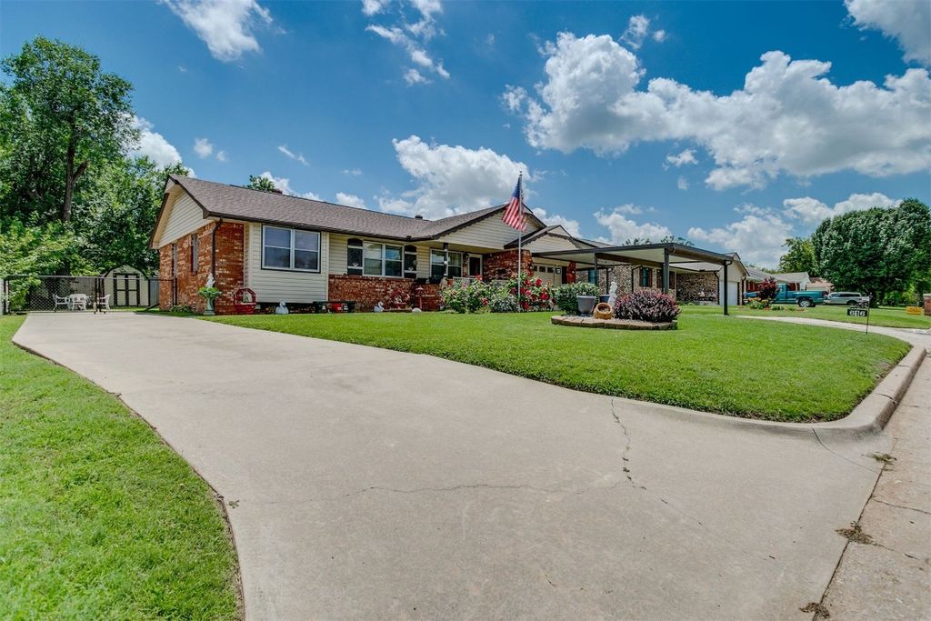 616 Kingston Drive, Yukon, OK 73099