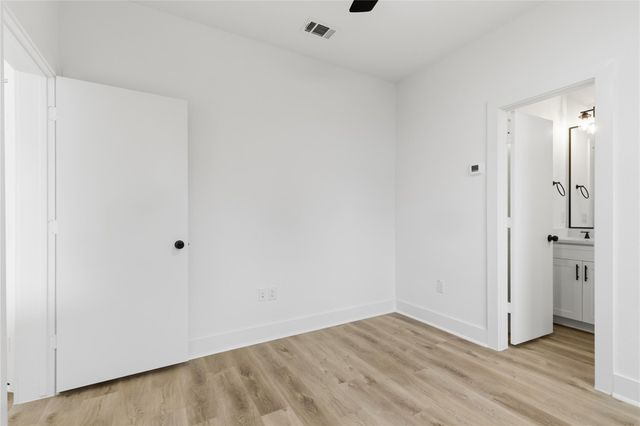 812 Elkhart Street A, Houston, TX 77091