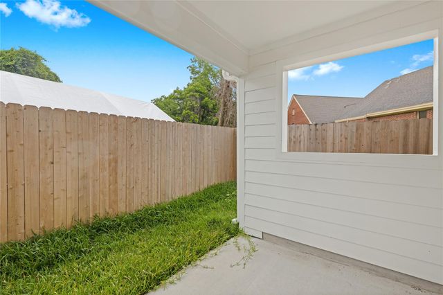 812 Elkhart Street A, Houston, TX 77091
