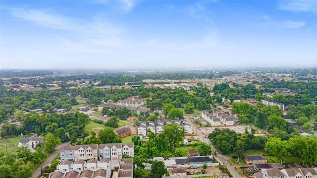 812 Elkhart Street A, Houston, TX 77091