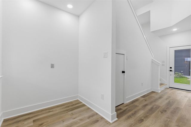 812 Elkhart Street A, Houston, TX 77091