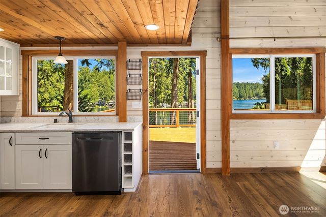 315 NW Lake Roesiger Road, Snohomish, WA 98290