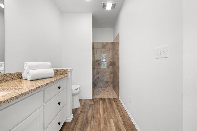 1110 Caldwell, Lexington, TX 78947