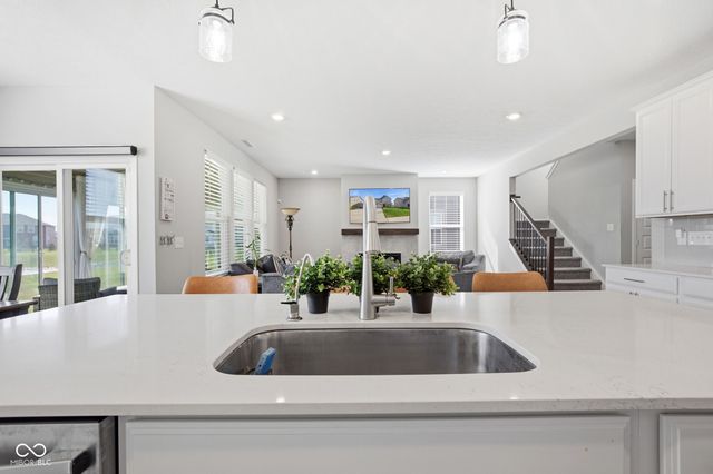 5401 W Stream Drive, Mccordsville, IN 46055