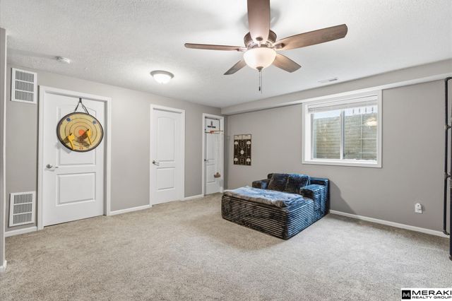 4625 N 160 Street, Omaha, NE 68116