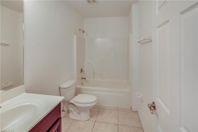 3800 Clearbrook LN, Fort Myers, FL 33966