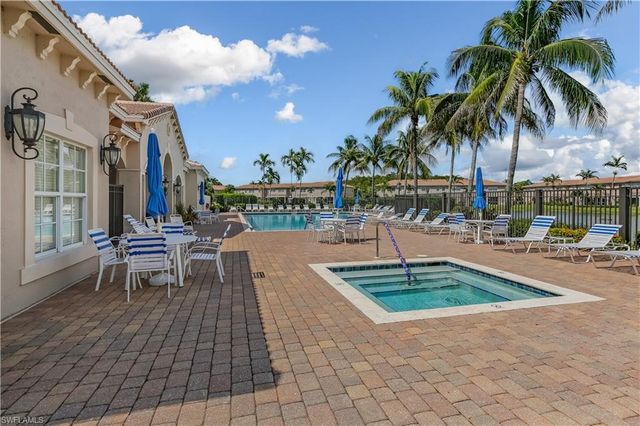 3800 Clearbrook LN, Fort Myers, FL 33966