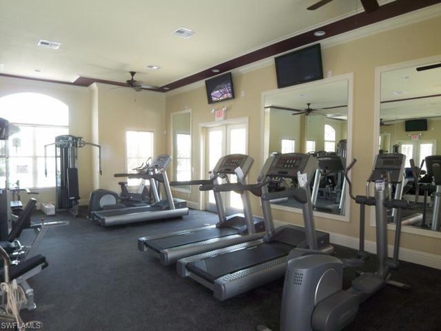 3800 Clearbrook LN, Fort Myers, FL 33966