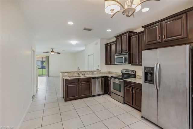 3800 Clearbrook LN, Fort Myers, FL 33966