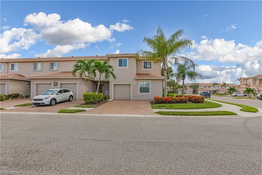 3800 Clearbrook LN, Fort Myers, FL 33966