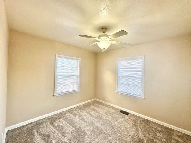 3018 E Avenue NE, Cedar Rapids, IA 52402