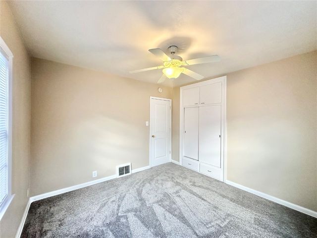 3018 E Avenue NE, Cedar Rapids, IA 52402