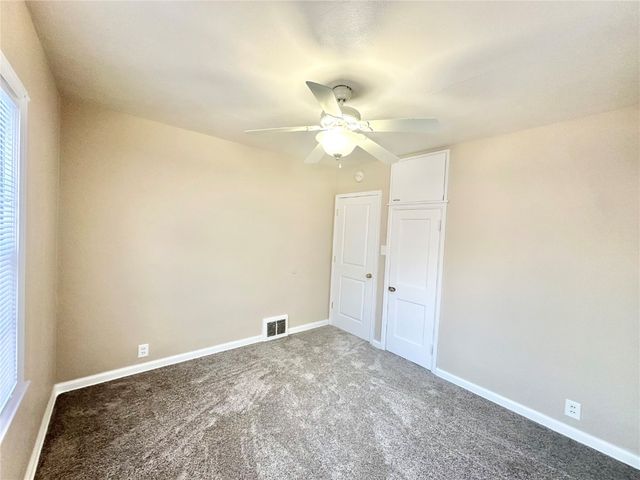 3018 E Avenue NE, Cedar Rapids, IA 52402