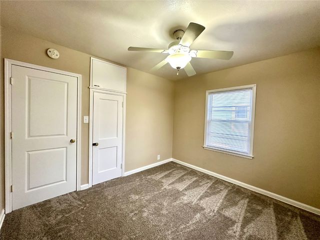 3018 E Avenue NE, Cedar Rapids, IA 52402