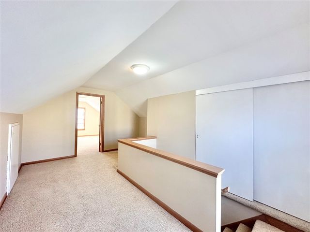 3018 E Avenue NE, Cedar Rapids, IA 52402