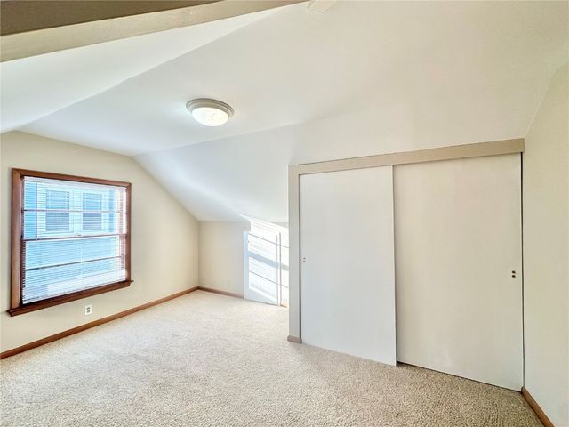 3018 E Avenue NE, Cedar Rapids, IA 52402