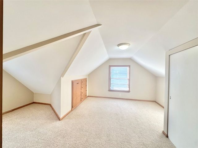 3018 E Avenue NE, Cedar Rapids, IA 52402