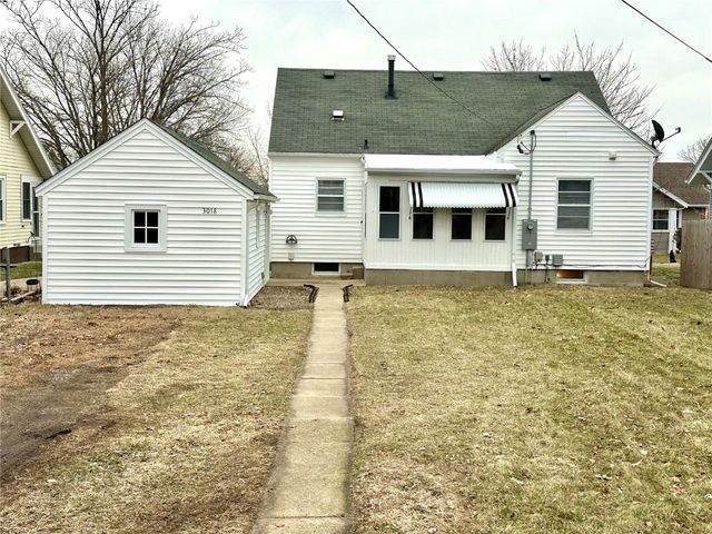 3018 E Avenue NE, Cedar Rapids, IA 52402
