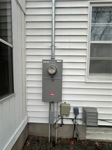 3018 E Avenue NE, Cedar Rapids, IA 52402