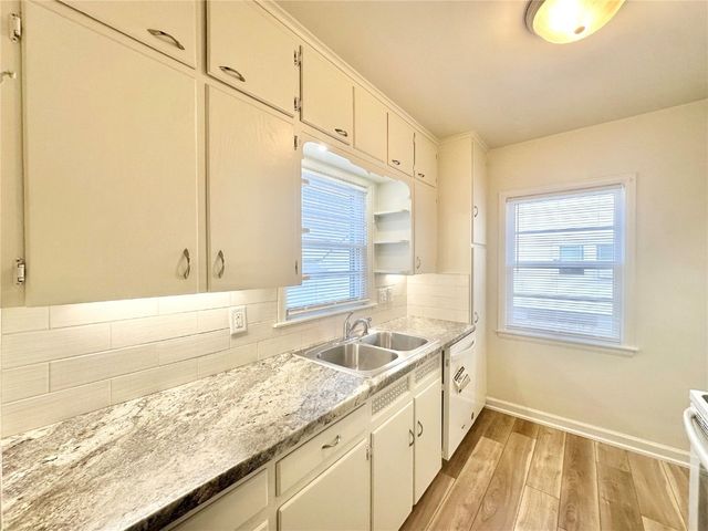 3018 E Avenue NE, Cedar Rapids, IA 52402