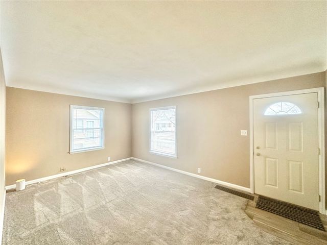 3018 E Avenue NE, Cedar Rapids, IA 52402