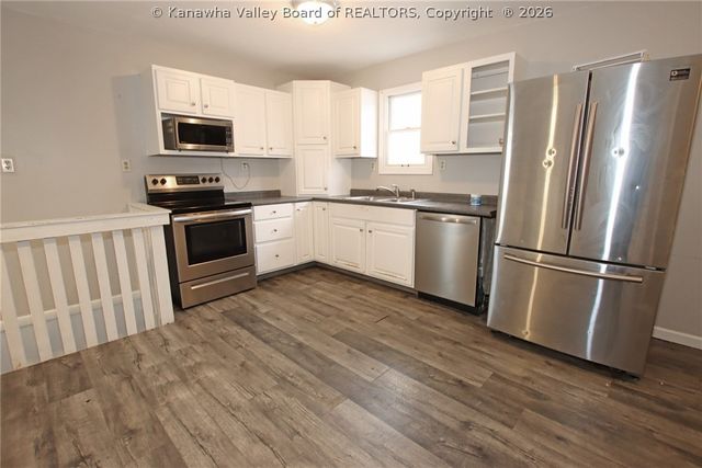 407 Dupont Avenue, Nitro, WV 25143