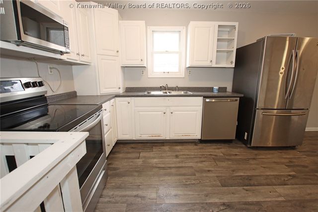407 Dupont Avenue, Nitro, WV 25143