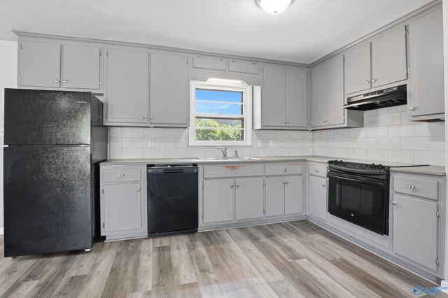 2703 Hilltop Terrace NW, Huntsville, AL 35810