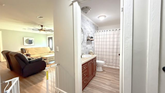 4421 Bayouside Dr, Chauvin, LA 70344