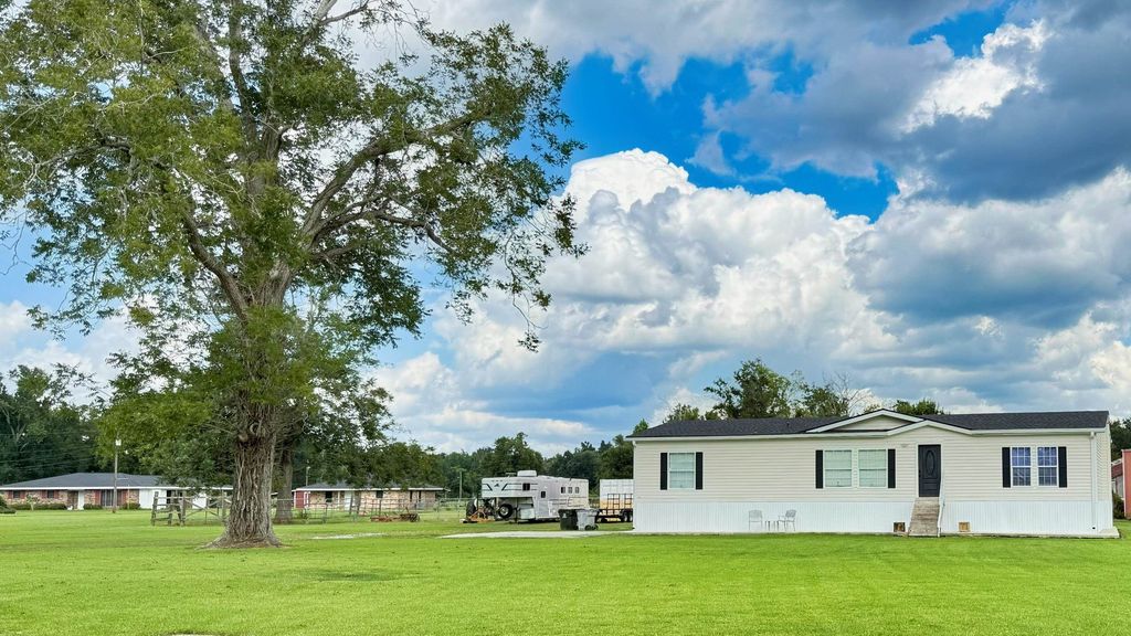4421 Bayouside Dr, Chauvin, LA 70344