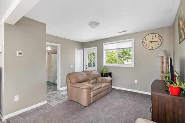 325 E Center Street, Truro, IA 50257