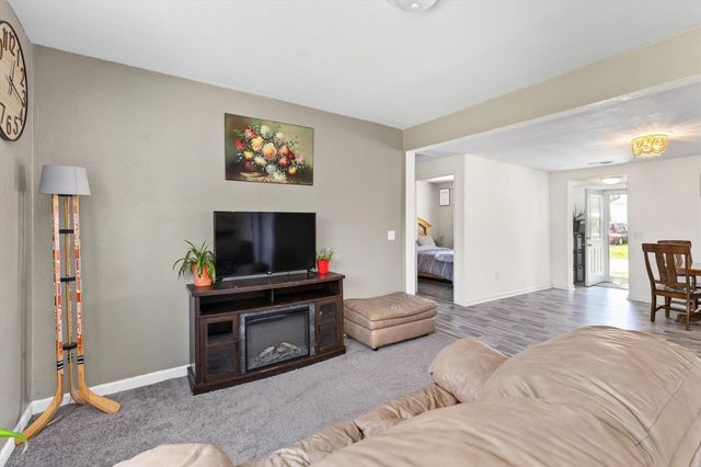 325 E Center Street, Truro, IA 50257