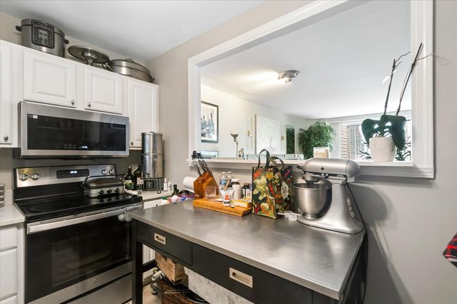 211 E Ohio Street 2208, Chicago, IL 60611