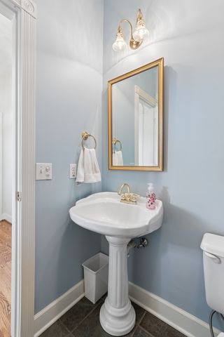 255 Lindsey Hollow Rd, Gallatin, TN 37066