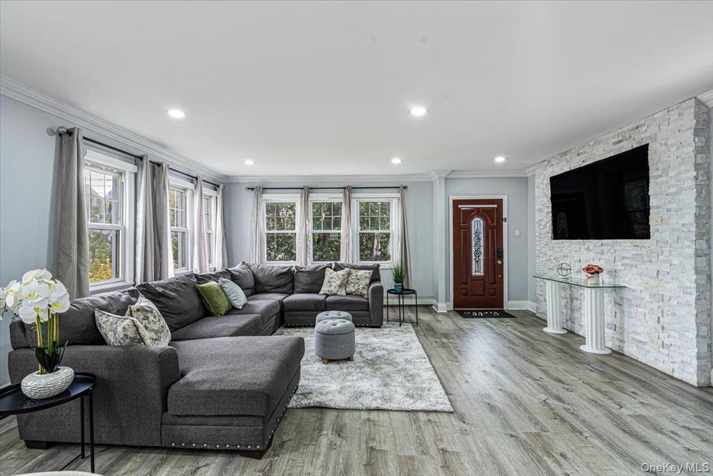 224 Oak Street, West Hempstead, NY 11552 — photo 4