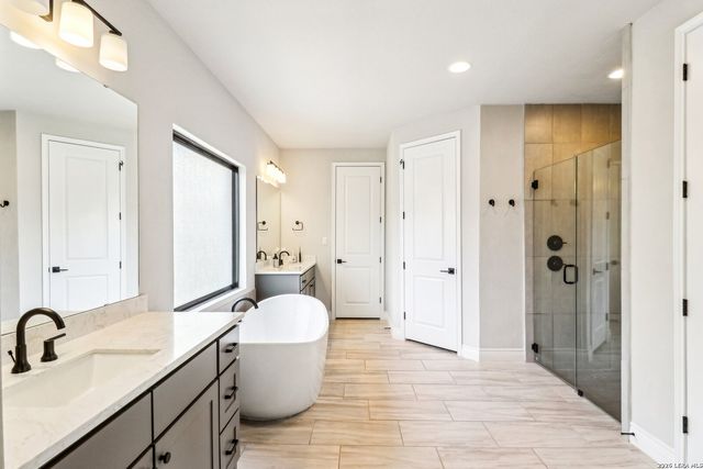 1907 peres, New Braunfels, TX 78132