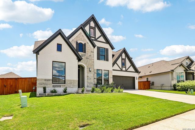 1907 peres, New Braunfels, TX 78132