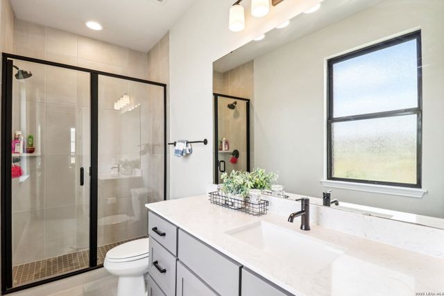 1907 peres, New Braunfels, TX 78132