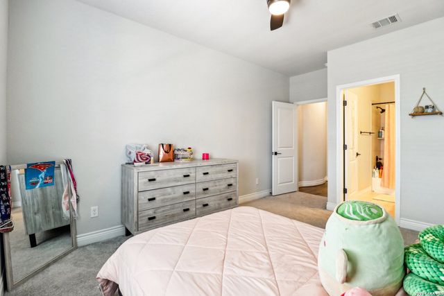 1907 peres, New Braunfels, TX 78132