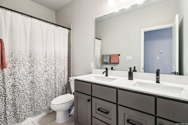 1907 peres, New Braunfels, TX 78132