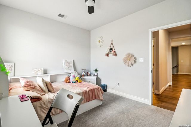 1907 peres, New Braunfels, TX 78132