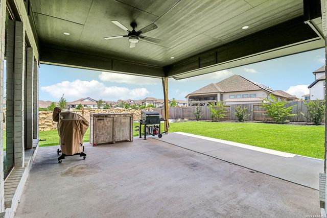1907 peres, New Braunfels, TX 78132