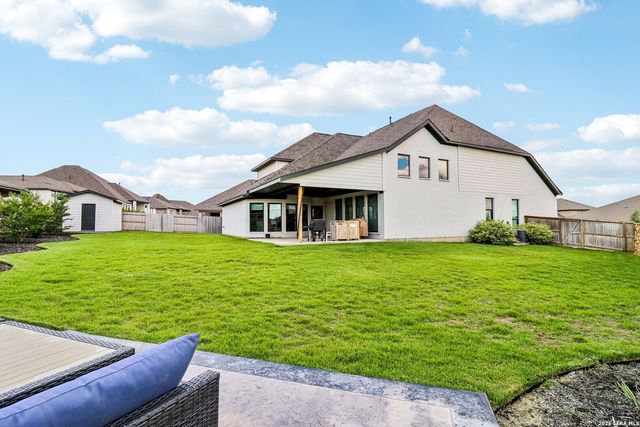 1907 peres, New Braunfels, TX 78132