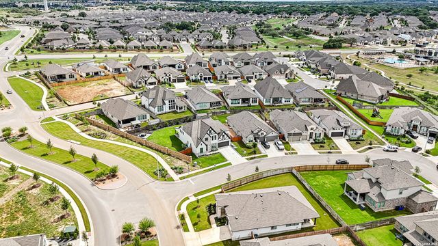 1907 peres, New Braunfels, TX 78132