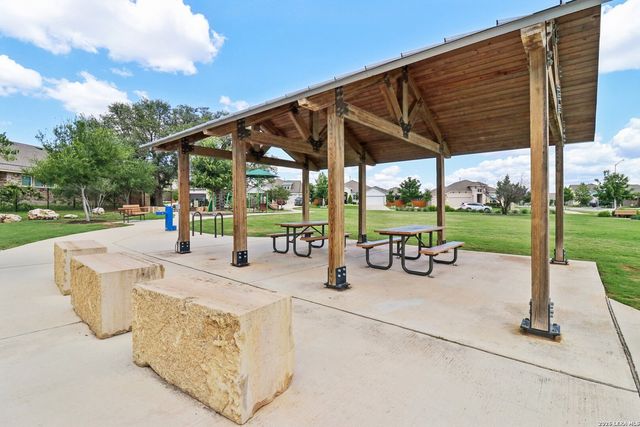 1907 peres, New Braunfels, TX 78132